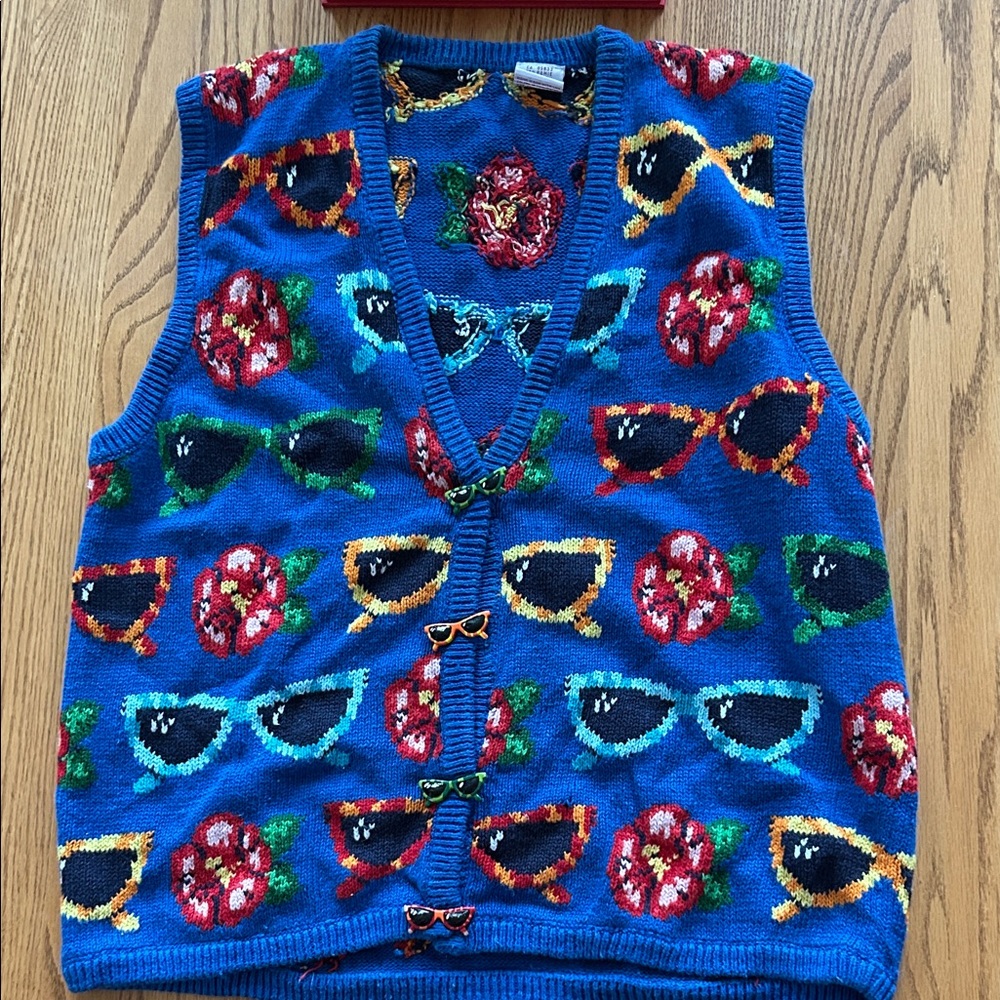 Sunglasses Eye Glasses Knit Vest